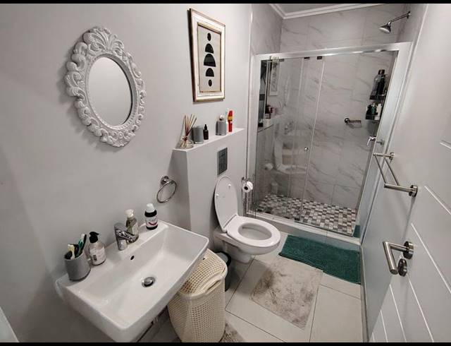 2 BEDROOM APARTMENT FOR SALE IN UMHLANGA CENTRAL